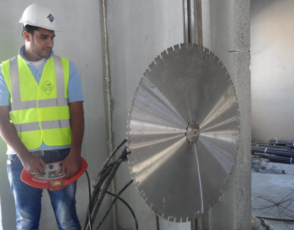 Parapet Beton Kesme
